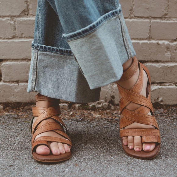 NWOT Roan by bedstu royalty sandal - Picture 1 of 6